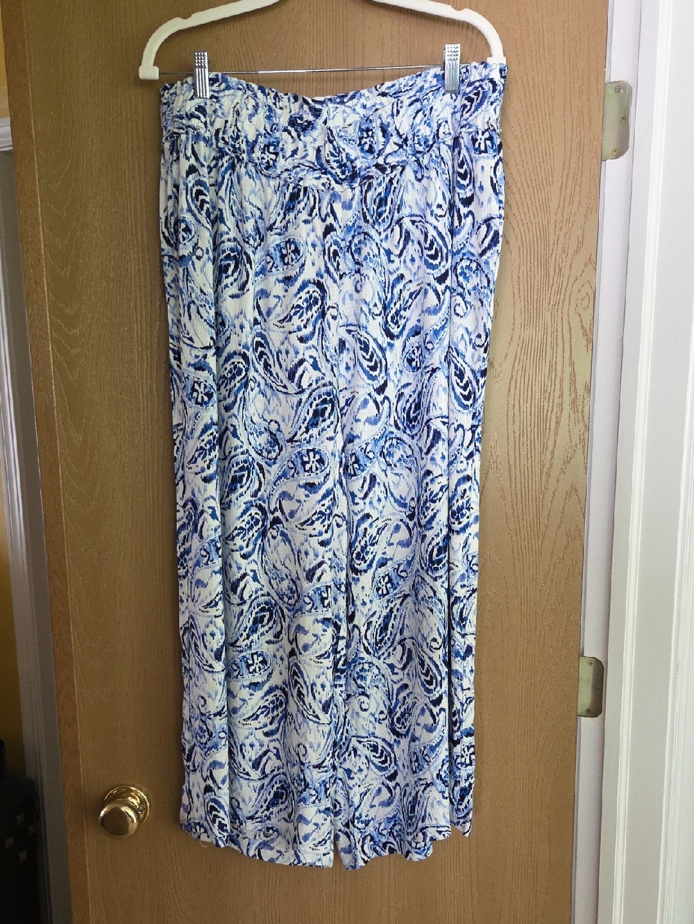Cupio Blue and White Paisley Print  Wide Leg...size 1x